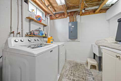 Tiny photo for 4043 Parkcove Drive 19A #19A, Columbus, OH 43230 (MLS # 226025908)