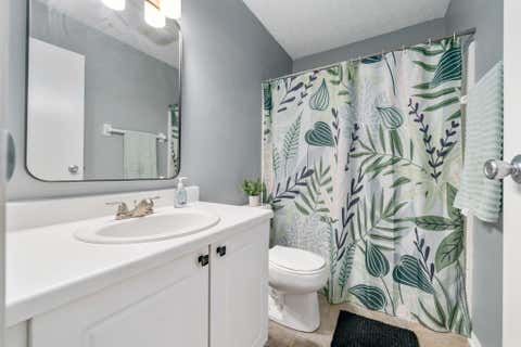 Tiny photo for 4043 Parkcove Drive 19A #19A, Columbus, OH 43230 (MLS # 226025908)