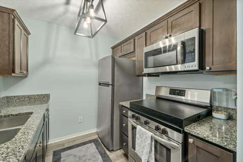 Tiny photo for 4043 Parkcove Drive 19A #19A, Columbus, OH 43230 (MLS # 226025908)