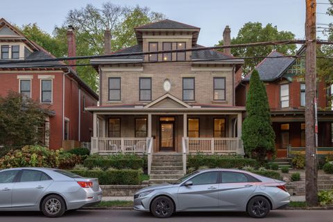 Photo of 343 King Avenue, Columbus, OH 43201 (MLS # 225039448)