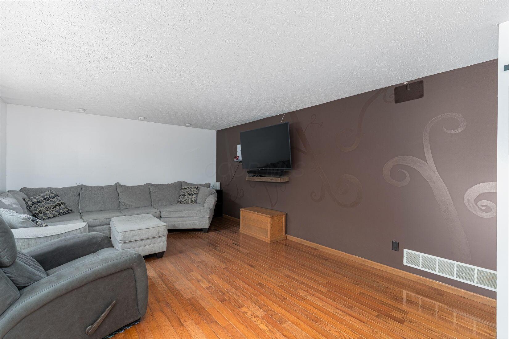8782 Ormiston Circle, Reynoldsburg, Ohio image 15