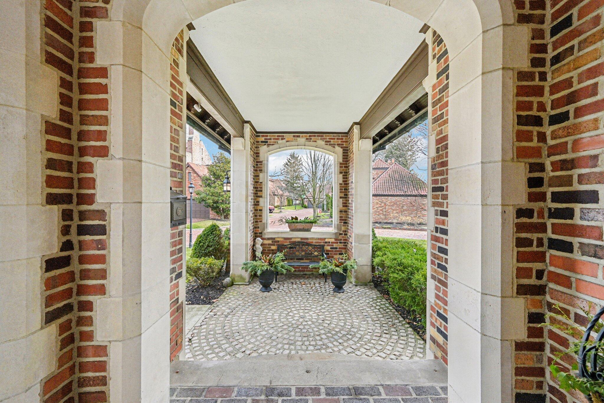 1427 Roxbury Road Manor House North