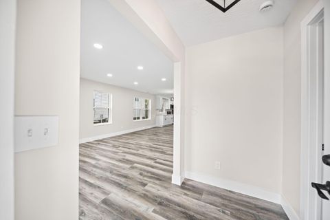 Tiny photo for 333 N 10th Street, Newark, OH 43055 (MLS # 225040311)