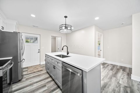 Tiny photo for 333 N 10th Street, Newark, OH 43055 (MLS # 225040311)