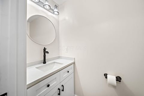 Tiny photo for 333 N 10th Street, Newark, OH 43055 (MLS # 225040311)