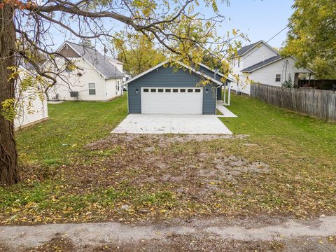 Tiny photo for 333 N 10th Street, Newark, OH 43055 (MLS # 225040311)