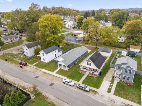 Tiny photo for 333 N 10th Street, Newark, OH 43055 (MLS # 225040311)