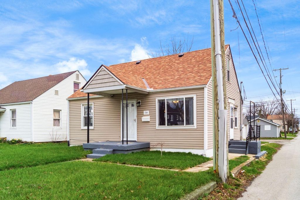 Photo of 720 S Hampton Road, Columbus, OH 43213 (MLS # 226014394)