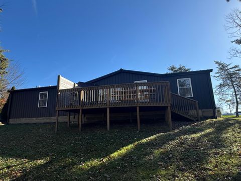 Homes For Sale - 18682 Griffith Road<br/> Logan, OH 43138