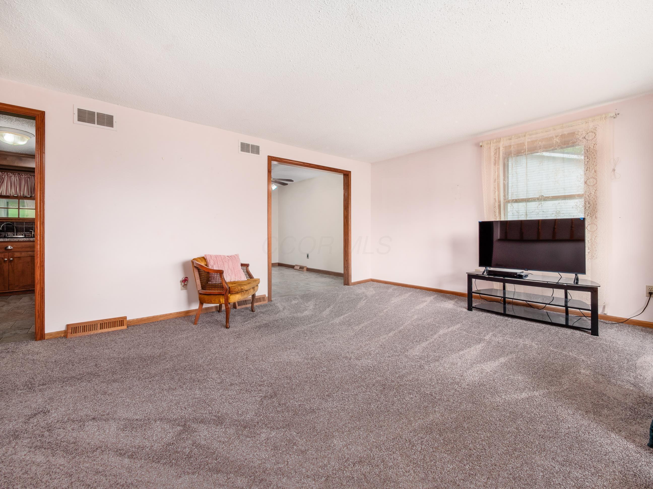 3208 Lakewood Drive, Zanesville, Ohio image 5