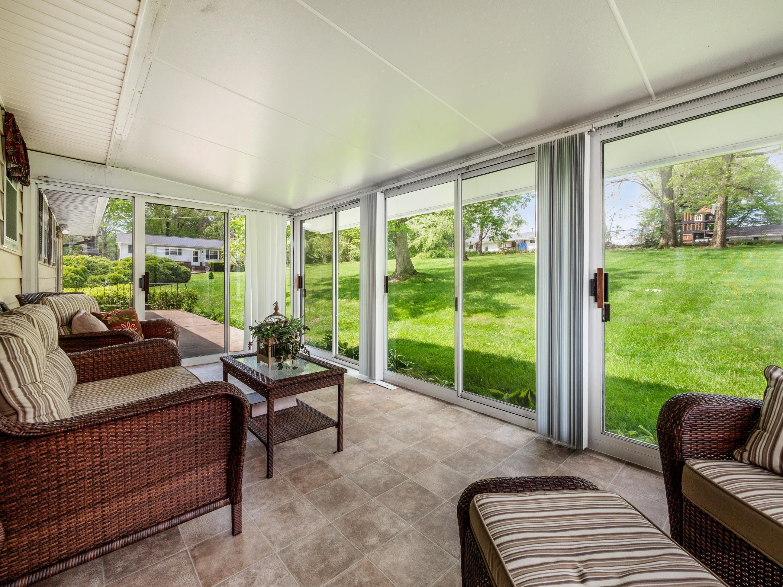 3208 Lakewood Drive, Zanesville, Ohio image 13