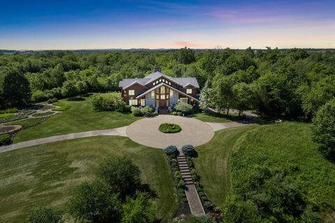 Photo of 2528 Miami Trace Road SE, Greenfield, OH 45123 (MLS # 224018634)