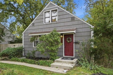 Photo of 5698 Indianola Avenue, Worthington, OH 43085 (MLS # 226033164)