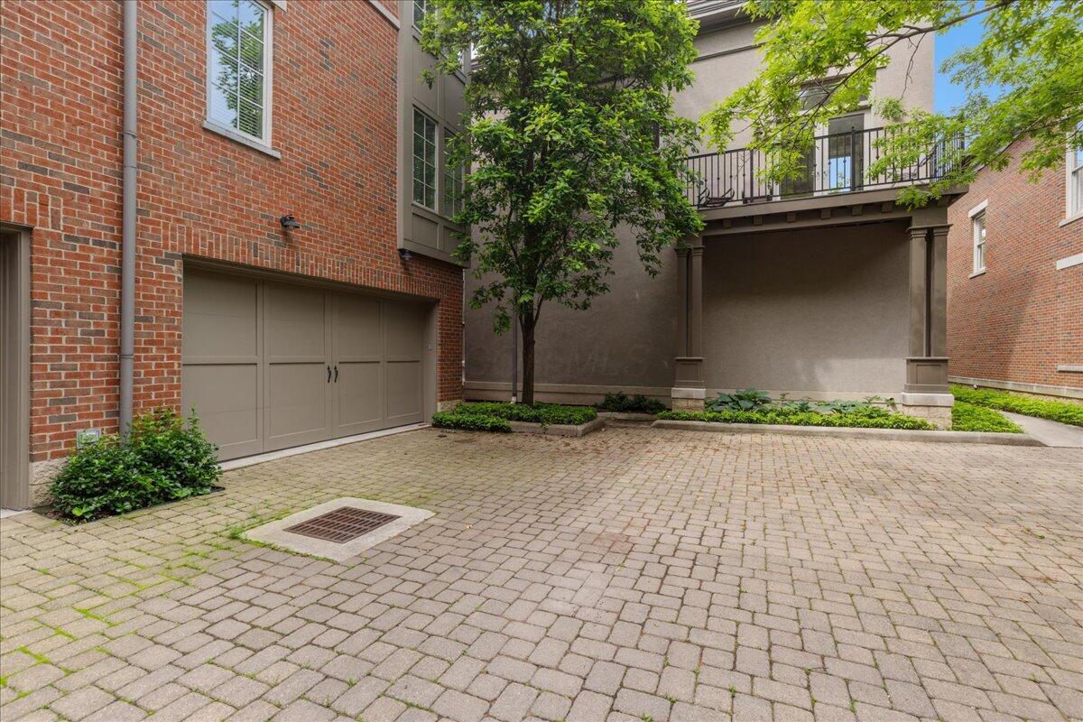 Columbus, Ohio 43206, United States, 2 Bedrooms Bedrooms, ,3 BathroomsBathrooms,Residential,Coming Soon,146512