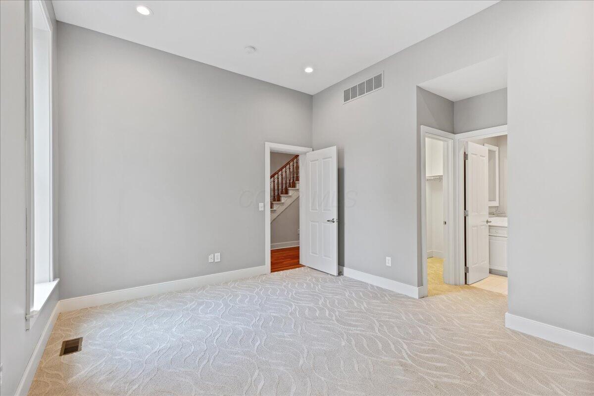 Columbus, Ohio 43206, United States, 2 Bedrooms Bedrooms, ,3 BathroomsBathrooms,Residential,Coming Soon,146512