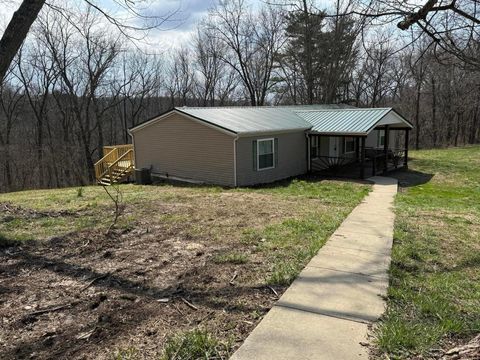 Photo of 3190 Chicken Coop Hill Road SE, Lancaster, OH 43130 (MLS # 226009885)