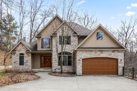 Photo of 256 Pinehurst Drive, Granville, OH 43023 (MLS # 225040247)