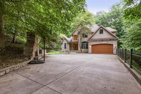 Photo of 256 Pinehurst Drive, Granville, OH 43023 (MLS # 225040247)