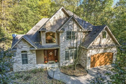 Photo of 256 Pinehurst Drive, Granville, OH 43023 (MLS # 225040247)