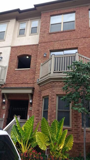 Photo of 18 W Russell Street, Columbus, OH 43215 (MLS # 226021857)