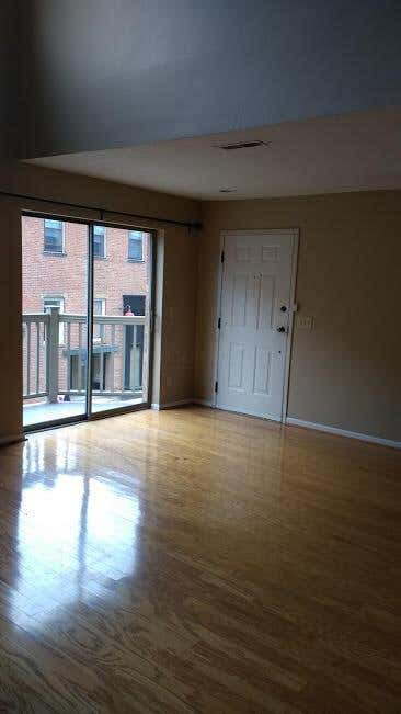 Tiny photo for 18 W Russell Street, Columbus, OH 43215 (MLS # 226021857)