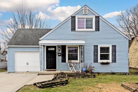 Photo of 911 Kinnear, Columbus, OH 43212 (MLS # 226005302)