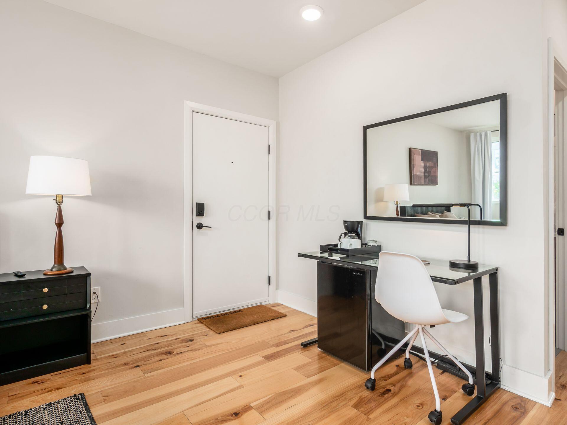 201 E 5th Avenue, Columbus, Ohio image 6
