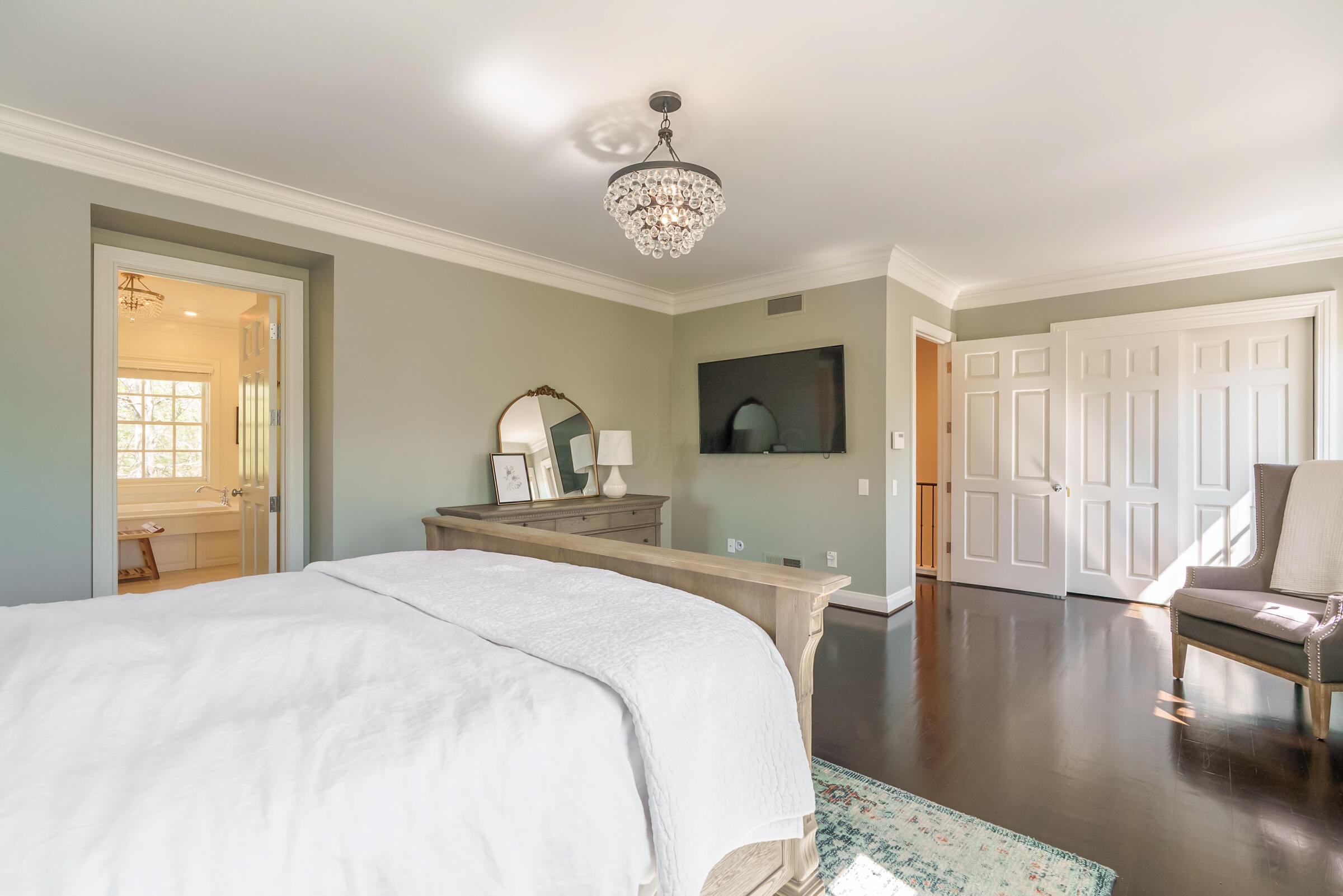6940 Clivdon Mews, New Albany, Ohio image 38