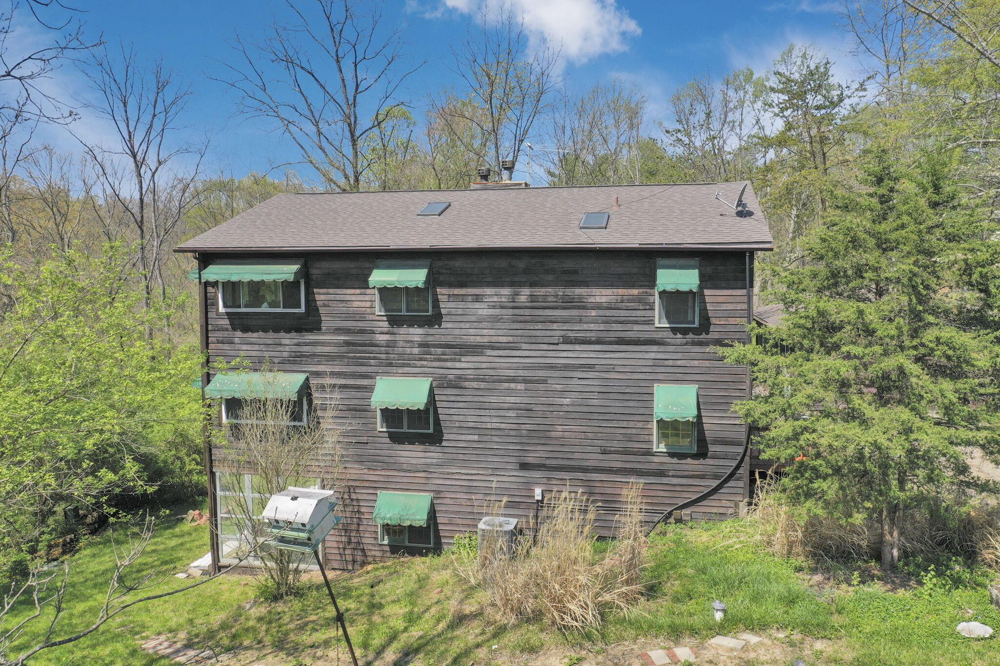 2098 Maya Lane, Sugar Grove, Ohio image 2