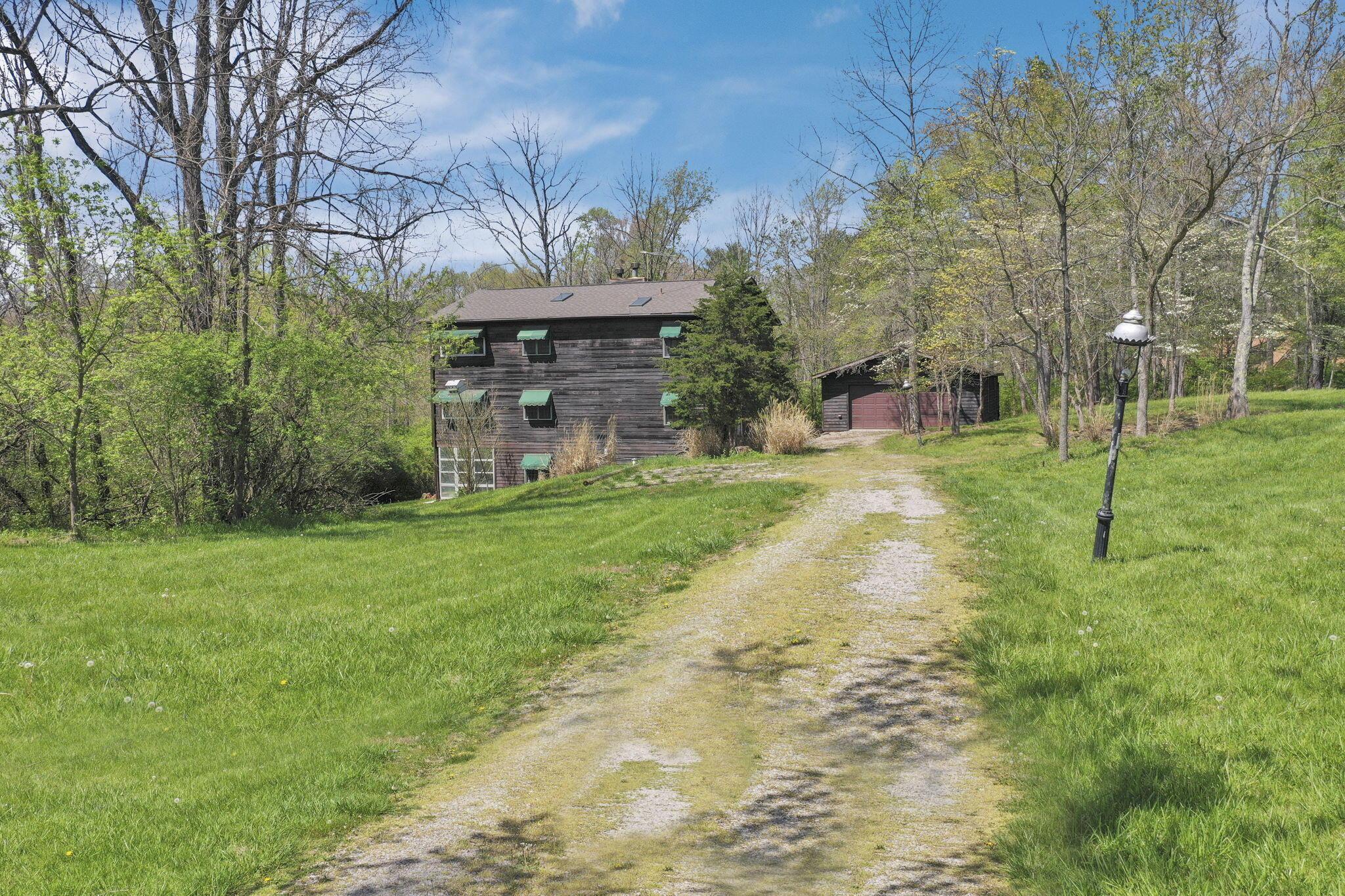 2098 Maya Lane, Sugar Grove, Ohio image 4