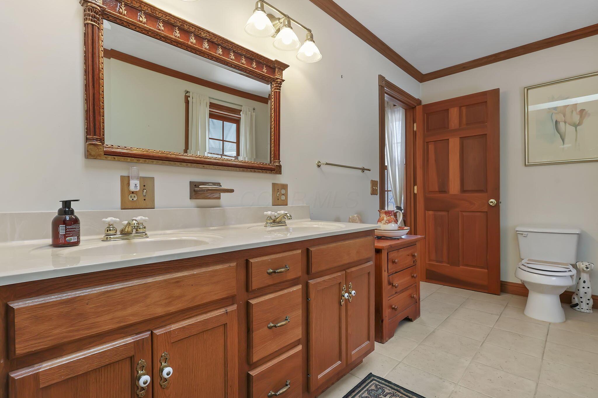 2098 Maya Lane, Sugar Grove, Ohio image 46
