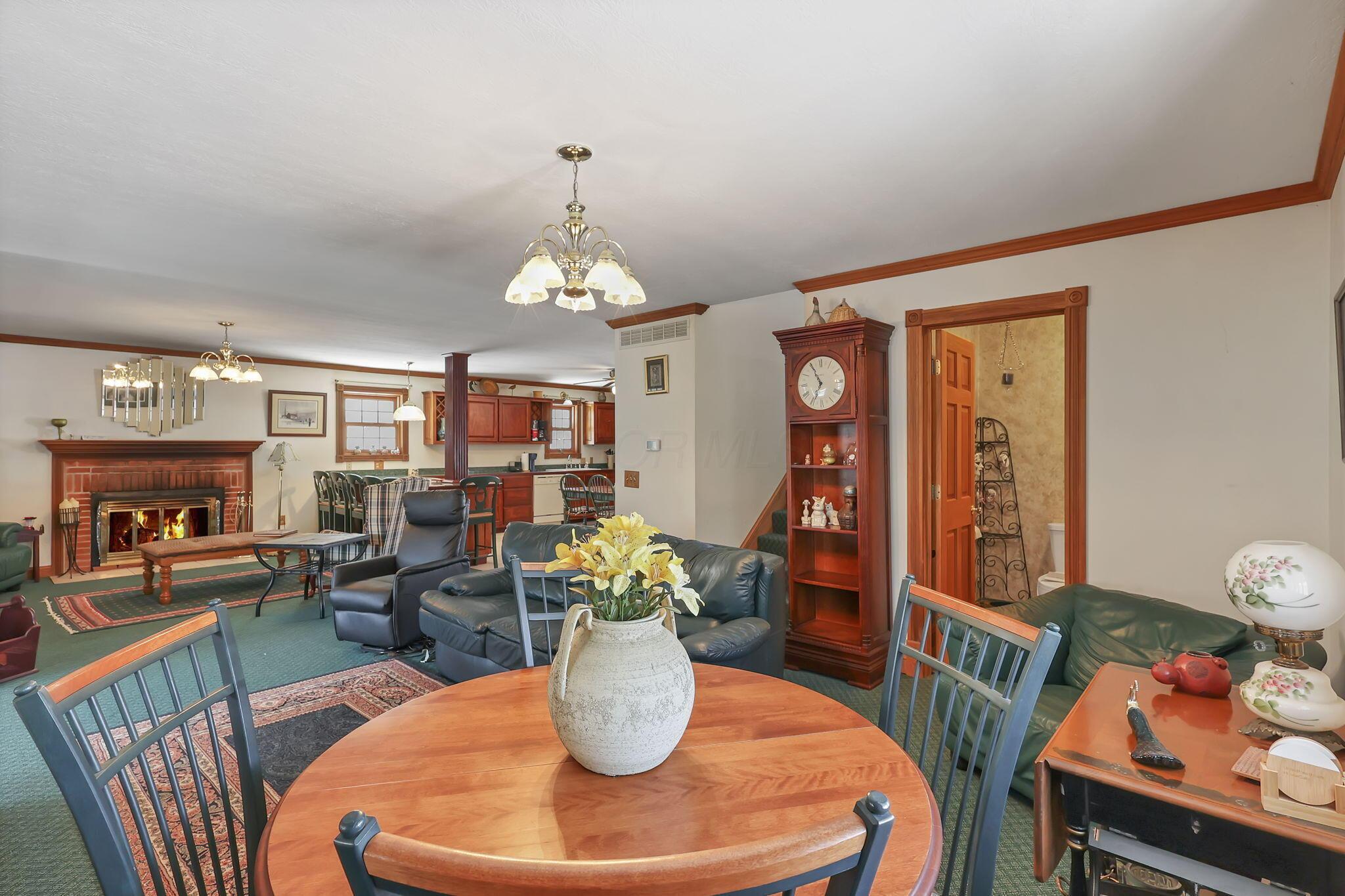 2098 Maya Lane, Sugar Grove, Ohio image 24
