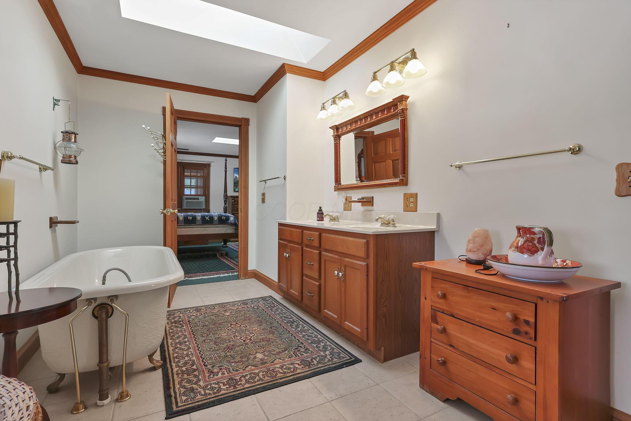 2098 Maya Lane, Sugar Grove, Ohio image 45