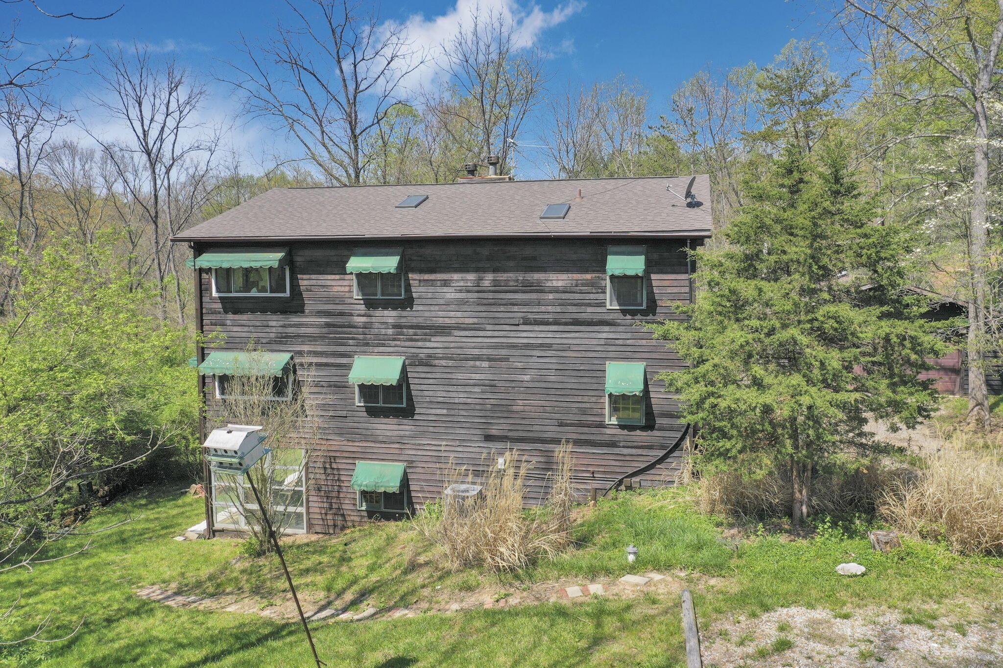 2098 Maya Lane, Sugar Grove, Ohio image 3