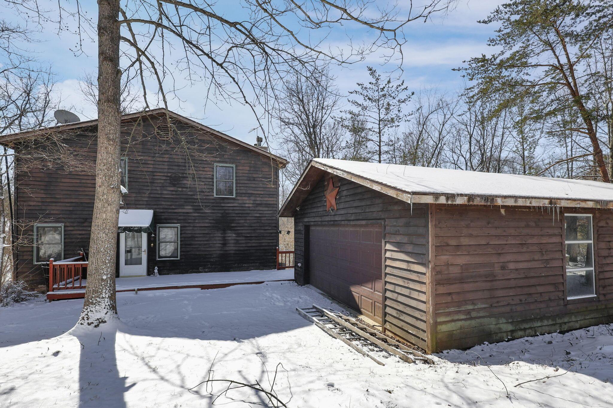2098 Maya Lane, Sugar Grove, Ohio image 2