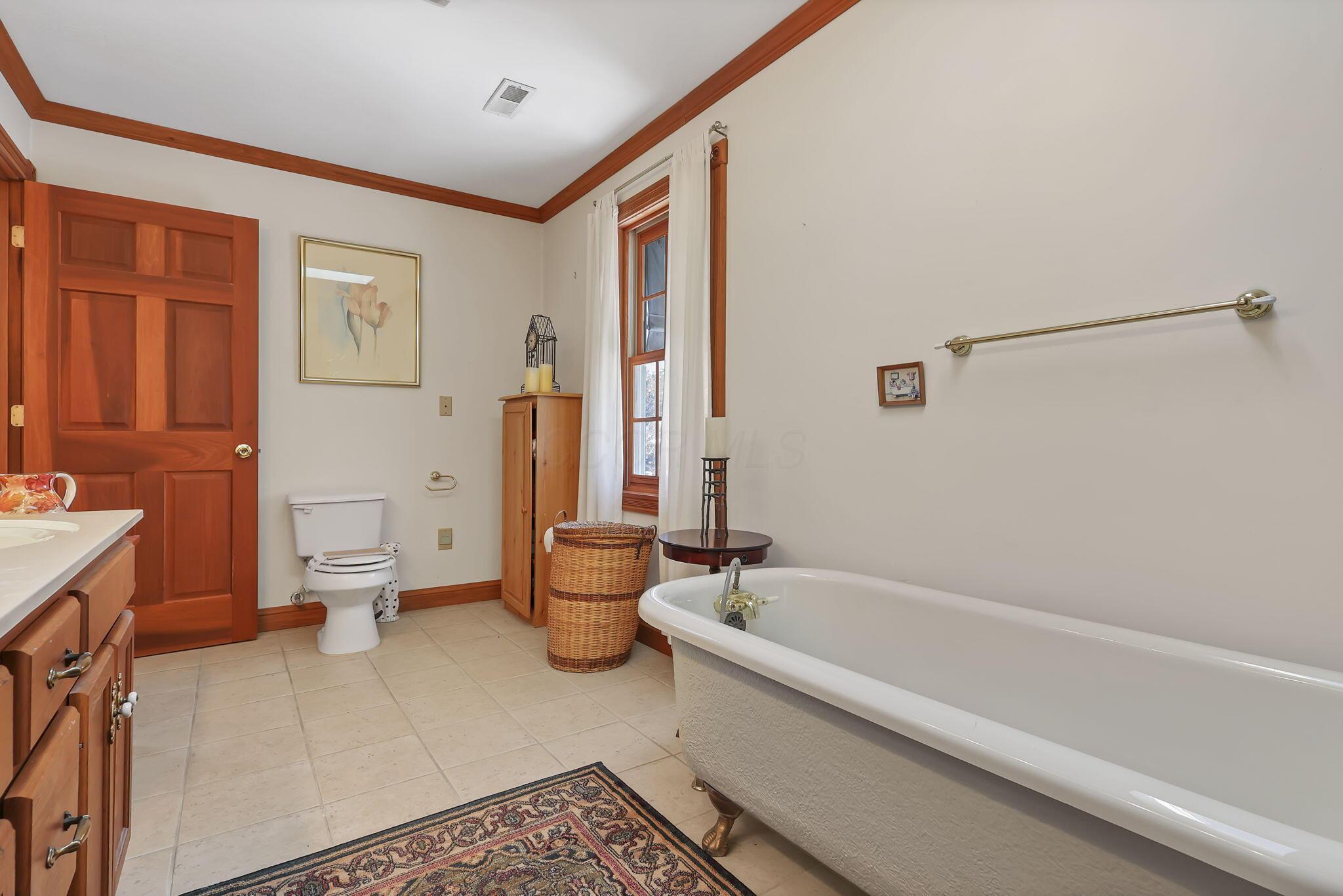 2098 Maya Lane, Sugar Grove, Ohio image 47