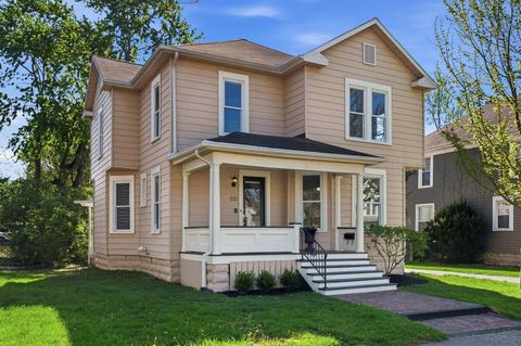 Photo of 222 S Maple Street, Marysville, OH 43040 (MLS # 226012786)