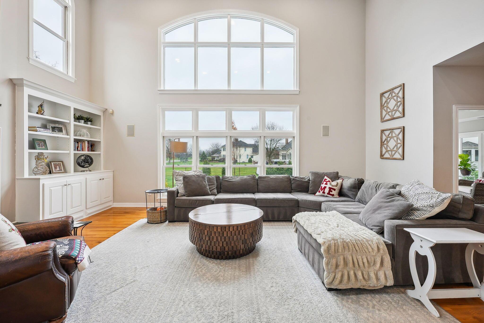 5971 Heritage View Court, Hilliard, Ohio image 3