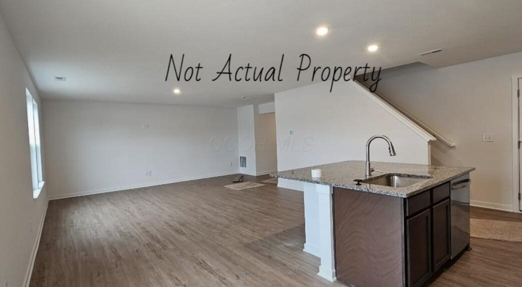 2815 Horsham Drive, Grove City, Ohio image 3