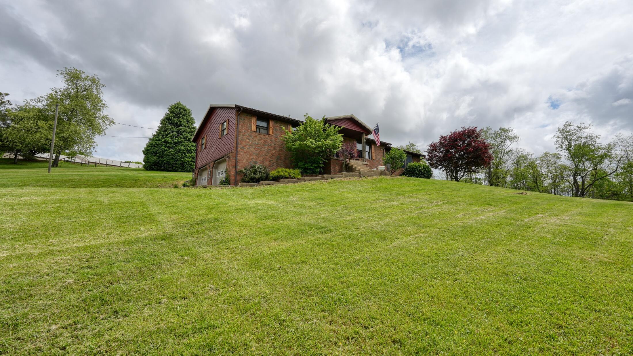 2631 Coopermill Road, Zanesville, Ohio image 2