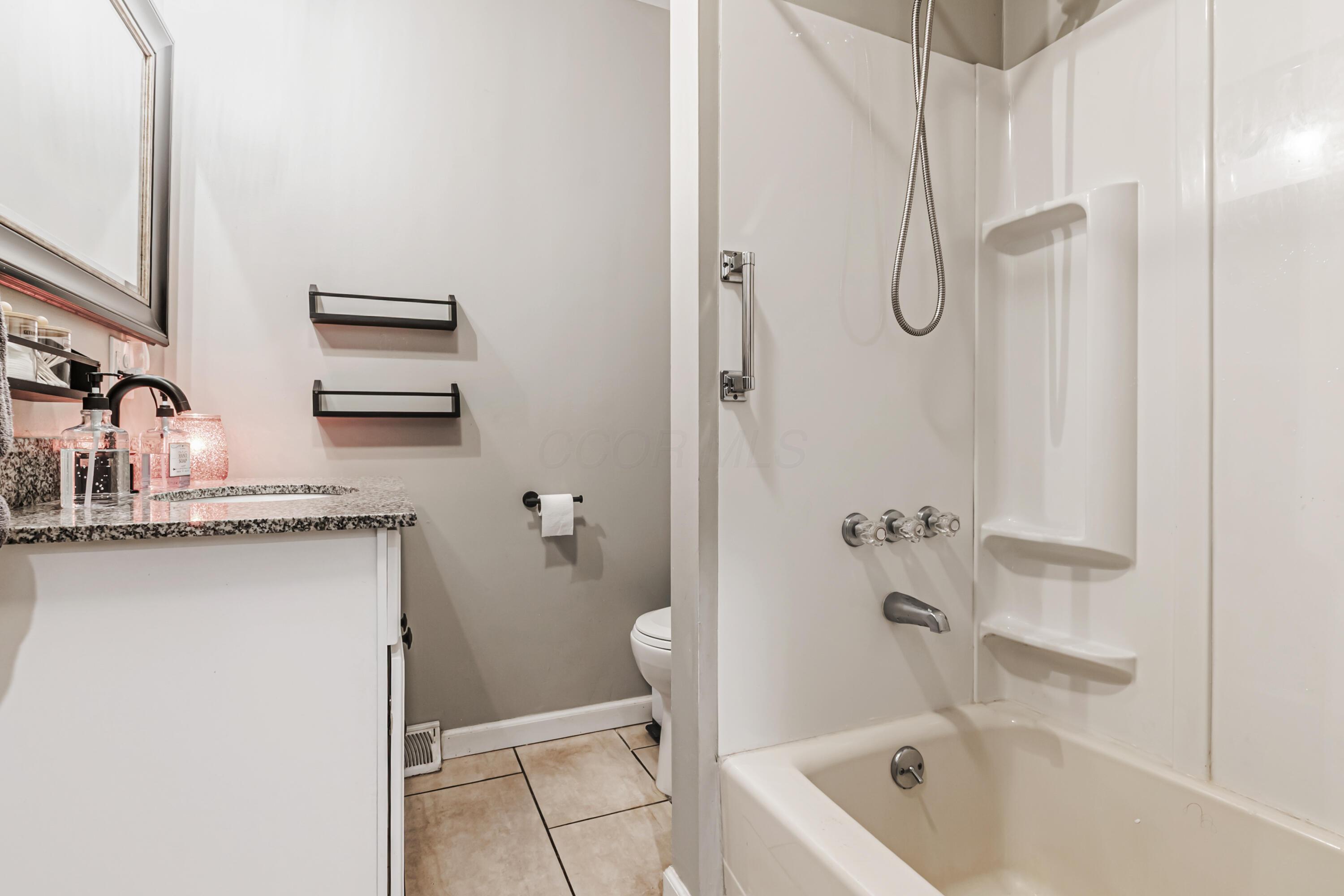 805 Geron Drive, Springfield, Ohio image 27