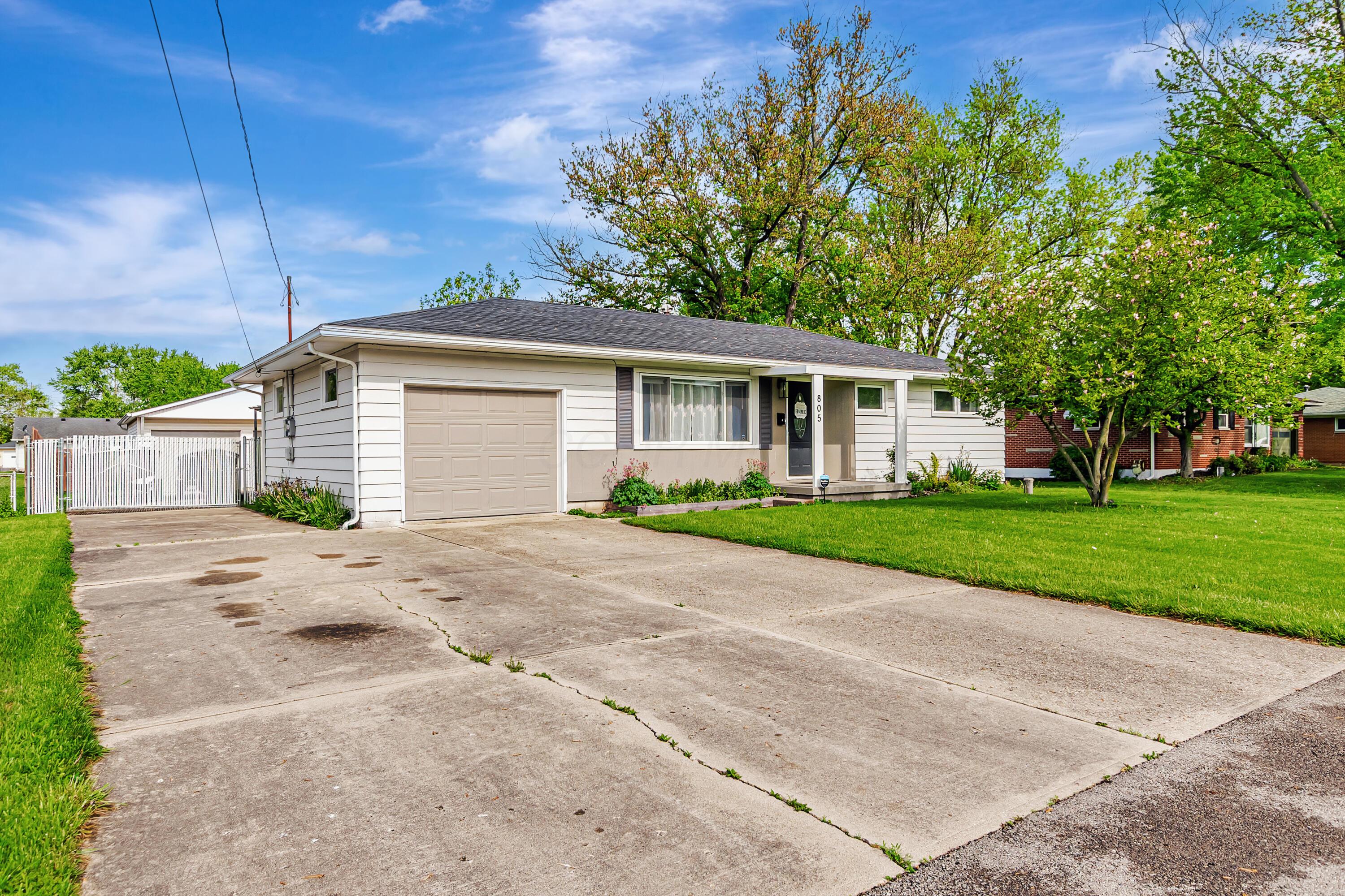 805 Geron Drive, Springfield, Ohio image 2