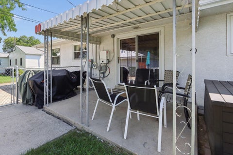 Tiny photo for 3158 Race Street, Columbus, OH 43204 (MLS # 226033895)