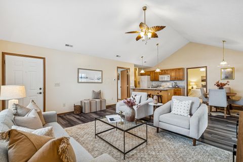 Photo of 8482 Taylor Chase Drive, Reynoldsburg, OH 43068 (MLS # 225041328)