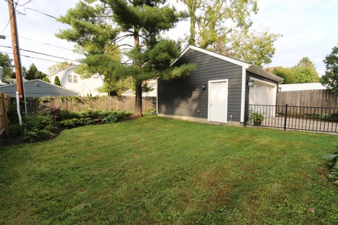 Tiny photo for 188 Montrose Way, Columbus, OH 43214 (MLS # 226036061)