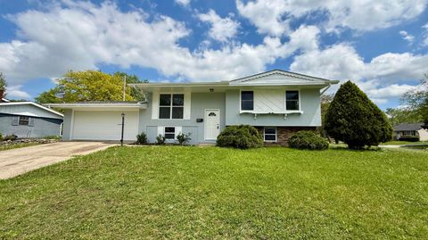 Photo of 6060 Tiverton Square W, Columbus, OH 43229 (MLS # 226014221)