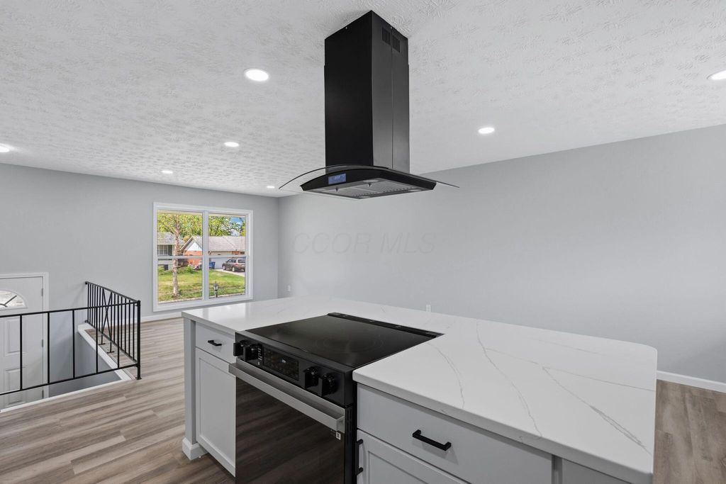 Photo of 6060 Tiverton Square W, Columbus, OH 43229 (MLS # 226014221)