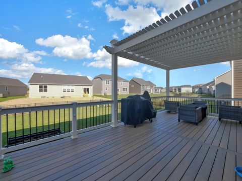Tiny photo for 2003 Broccoli Drive, Hilliard, OH 43026 (MLS # 225040587)