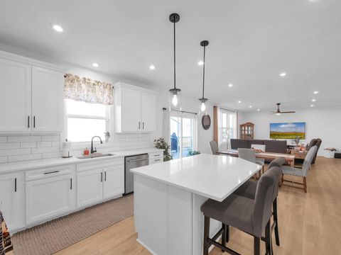Tiny photo for 2003 Broccoli Drive, Hilliard, OH 43026 (MLS # 225040587)