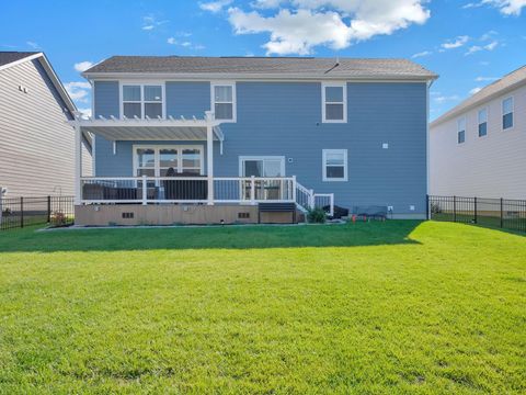 Tiny photo for 2003 Broccoli Drive, Hilliard, OH 43026 (MLS # 225040587)